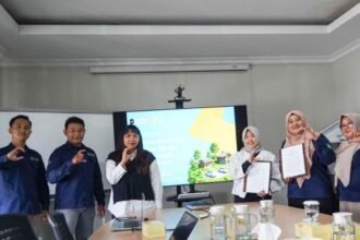 TEKEN MOU - PLN Icon Plus menjalin kerja sama dengan SMK NU Hasyim Asy’ari 2 Kudus untuk pengembangan Kelas Industri pada jurusan Teknik Jaringan Komputer dan Telekomunikasi (TJKT).