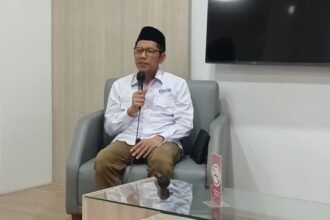 BEASISWA KHUSUS - Ketua Lembaga Fasilitasi dan Sinergitas Pesantren (LFSP) Jawa Tengah, Prof Hasyim Muhammad, memberikan keterangan mengenai beasiswa khusus untuk santri, Sabtu (22/8/2026). (dul)