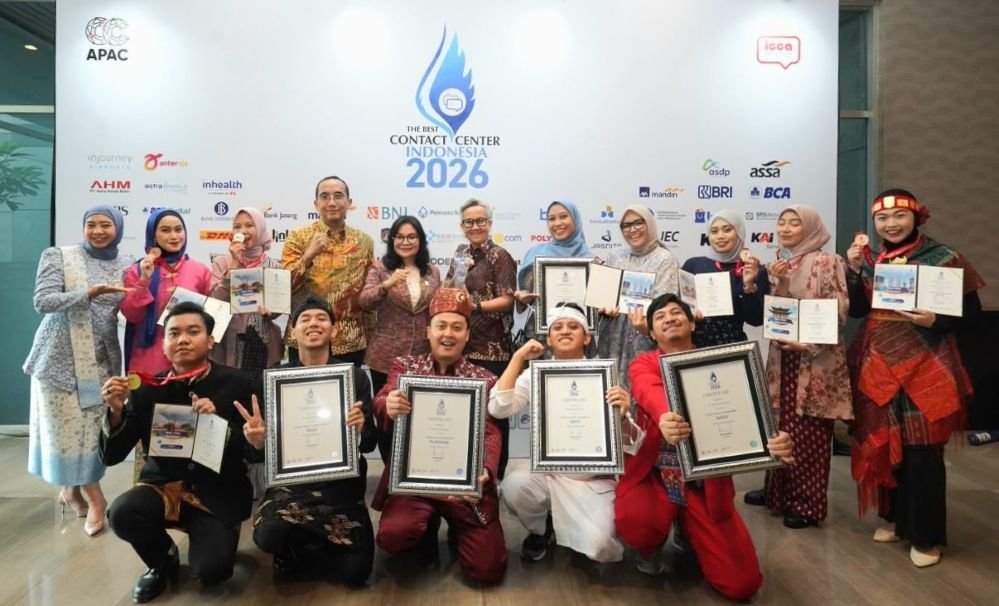 RAIH 11 PENGHARGAAN - Contact Center PLN Icon Plus kembali mencatatkan prestasi dalam ajang The Best Contact Center Indonesia (TBCCI) 2026 dengan meraih 11 medali yang terdiri dari dua platinum, lima gold, tiga silver, dan satu bronze.