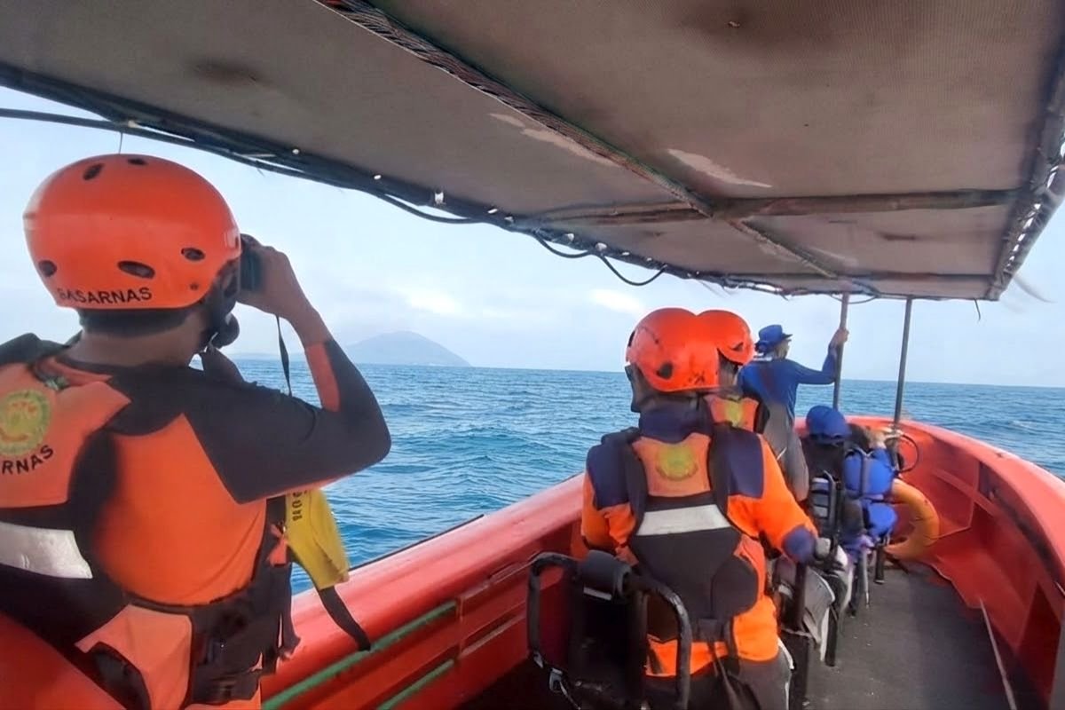 UPAYA PENCARIAN - Basarnas Lampung menyisir Sebesi hingga Krakatau, tetapi jejak lima wartawan dan tiga kru masih belum ditemukan, Rabu (9/9/2026). (Basarnas)