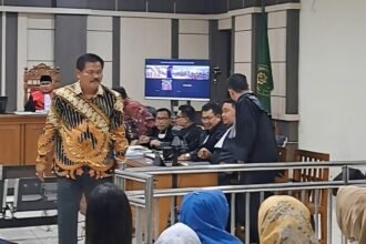 SAKSI SIDANG--Eks terpidana korupsi, Mudasir (baju batik) bersaksi di sidang terdakwa Bupati Sudewo, Rabu (2/9/2026). (bae)