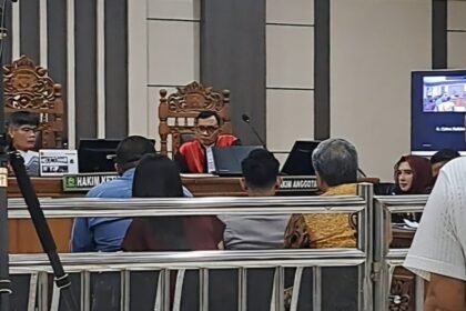 SIDANG KORUPSI--Hakim memeriksa saksi meringankan dalam sidang perkara Fadia Arafiq, Kamis (3/9/2026). (bae)