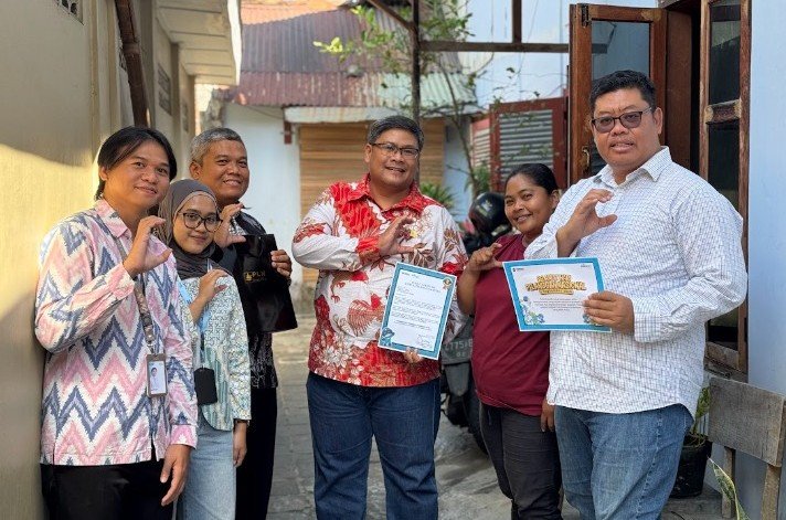 SAPA PELANGGAN SETIA - PLN Icon Plus SBU Regional Jawa Bagian Tengah turut mewarnai peringatan Hari Pelanggan Nasional 2026 dengan memberikan apresiasi kepada pelanggan ICONNET sebagai bentuk penghargaan atas kebersamaan yang telah terjalin.
