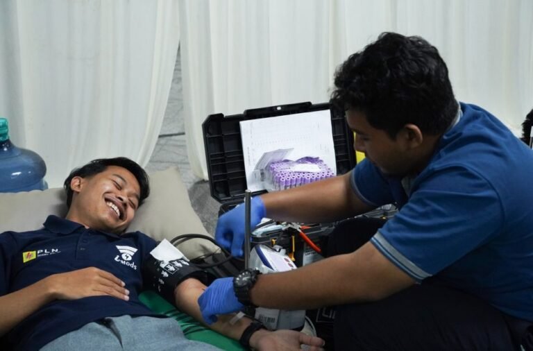 DONOR DARAH - PLN Icon Plus menggelar donor darah yang diikuti karyawan PLN Group dan masyarakat dengan tema “Satu Langkah Darimu, Sejuta Harapan Untuknya”. Donor darah digelar di Aula Kantor PLN Icon Plus SBU Regional Jawa Bagian Tengah, Semarang, Rabu (9/9/2026).
