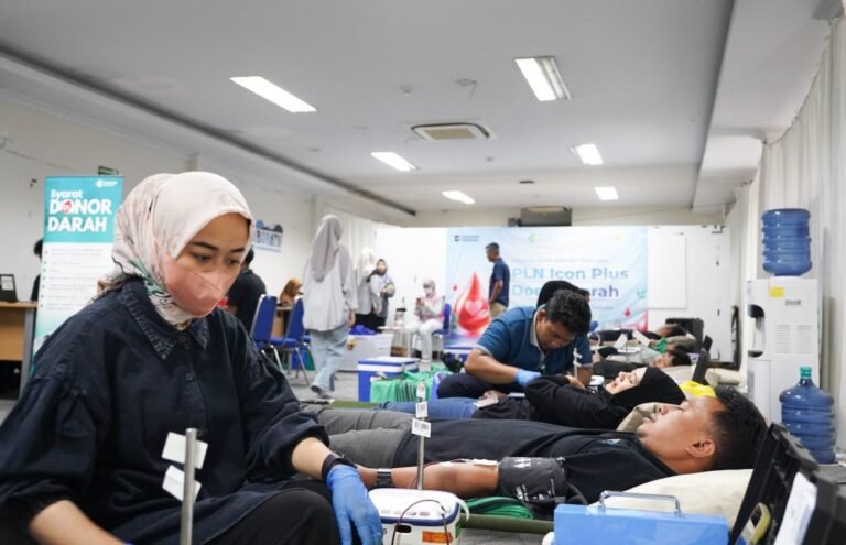 DONOR DARAH - PLN Icon Plus menggelar donor darah yang diikuti karyawan PLN Group dan masyarakat dengan tema “Satu Langkah Darimu, Sejuta Harapan Untuknya”. Donor darah digelar di Aula Kantor PLN Icon Plus SBU Regional Jawa Bagian Tengah, Semarang, Rabu (9/9/2026).