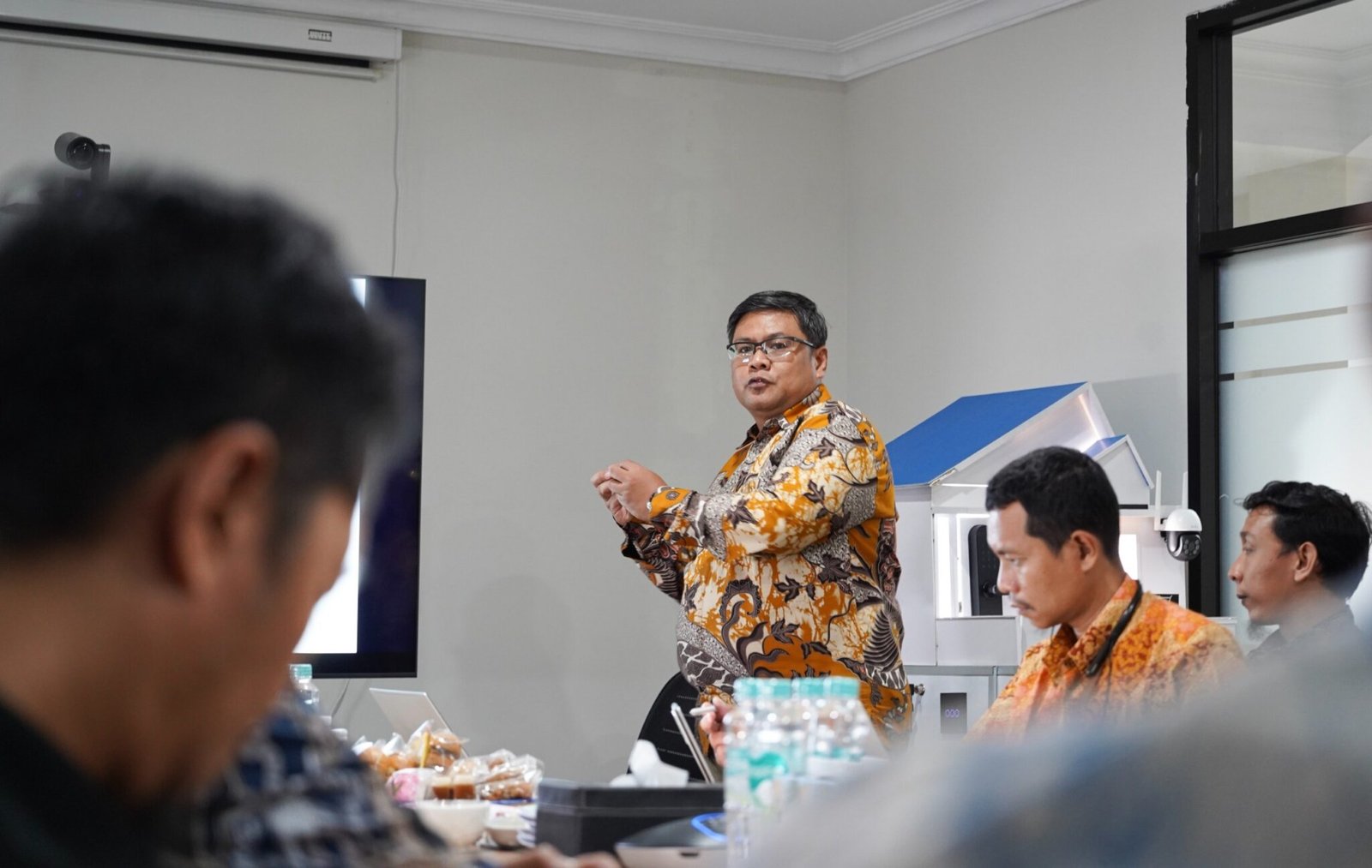 PANTAU DINAMIKA REGIONAL - Dewan Komisaris PLN Icon Plus bertemu dan berdialog langsung dengan insan PLN Icon Plus SBU Regional Jawa Bagian Tengah, untuk melihat dan memantau langsung dinamika di regional.