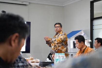 PANTAU DINAMIKA REGIONAL - Dewan Komisaris PLN Icon Plus bertemu dan berdialog langsung dengan insan PLN Icon Plus SBU Regional Jawa Bagian Tengah, untuk melihat dan memantau langsung dinamika di regional.