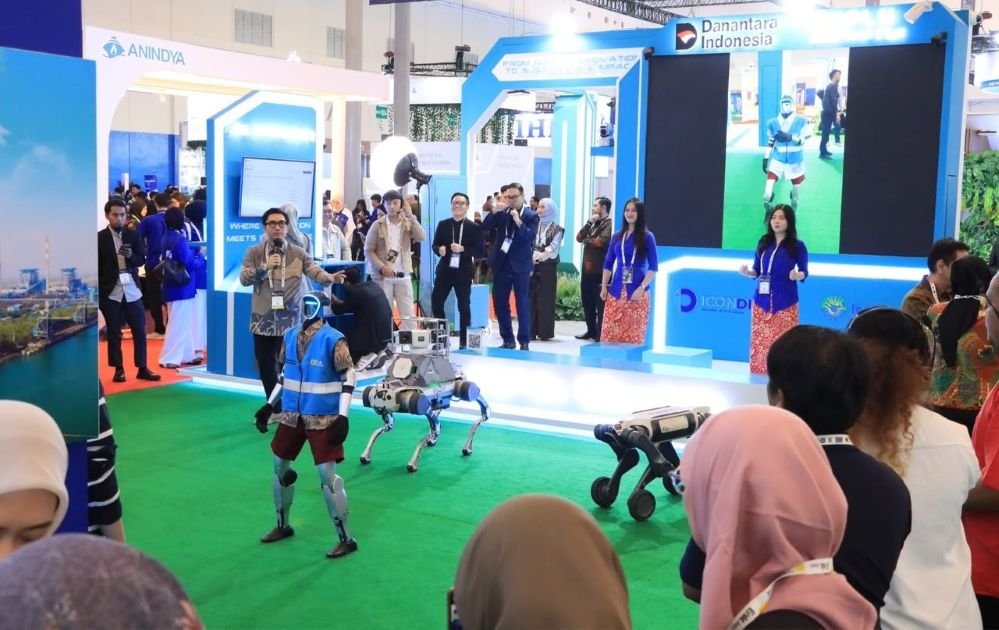 MAGNET PENGUNJUNG - Keikutsertaan PLN Icon Plus dalam Electricity Connect 2026 di Indonesia Convention Exhibition (ICE) BSD, Tangerang sedot animo pengunjung.