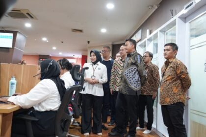 TRANSFORMASI LAYANAN PELANGGAN - PLN Icon Plus turut mengembangkan transformasi layanan pelanggan melalui implementasi New Aplikasi Pelayanan Pelanggan Terpusat (AP2T) Wave 4 di Jawa Tengah dan Yogyakarta.