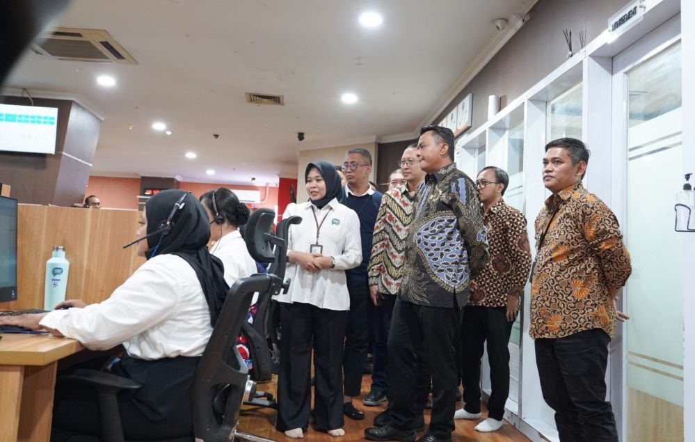 TRANSFORMASI LAYANAN PELANGGAN - PLN Icon Plus turut mengembangkan transformasi layanan pelanggan melalui implementasi New Aplikasi Pelayanan Pelanggan Terpusat (AP2T) Wave 4 di Jawa Tengah dan Yogyakarta.