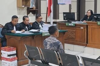 DITUNTUT BERALAH: Sekda Cilacap Sadmoko Danardono dituntut bersalah dalam sidang tuntutan di Pengadilan Tipikor Semarang, Selasa (29/9/2026). (bae)