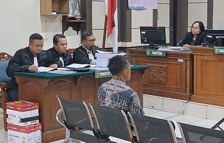 DITUNTUT BERALAH: Sekda Cilacap Sadmoko Danardono dituntut bersalah dalam sidang tuntutan di Pengadilan Tipikor Semarang, Selasa (29/9/2026). (bae)