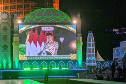 Gubernur Jateng, Ahmad Luthfi memberi sambutan saat penutupan penutupan MTQ Nasional ke-31, Sabtu (19/9/2026). (dul)