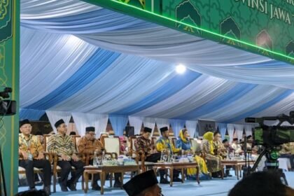 PULANG TERTAWA - Wagub Jateng Gus Yasin bilang, kafilah MTQ Nasional di Semarang datang bahagia pulang tertawa. Hal ini disampaikan Gus Yasin saat penutupan MTQ Nasional, Sabtu (19/9/2026). (dul)