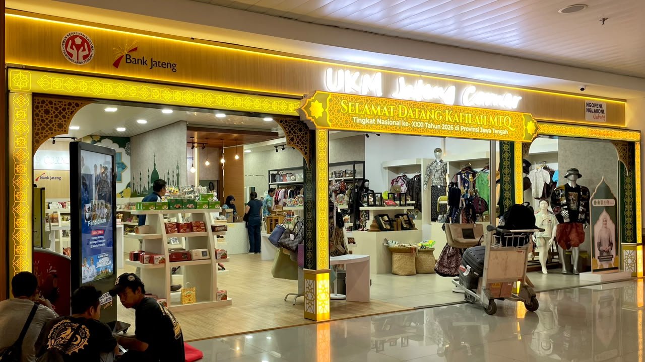 SAMBUT MTQ--Bandara Ahmad Yani Semarang menyambut kedatangan rombongan MTQ Nasional dengan mendekorasi area bandara dengan nuansa Islami. (ist)