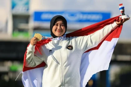 UKIR SEJARAH - Mahasiswi Universitas Dian Nuswantoro (Udinus) Semarang, Nurisa Dian Ashrifah, mengukir tinta emas dalam sejarah olahraga panahan Indonesia setelah meraih emas nomor compound individu putri pada Asian Games Aichi-Nagoya 2026.