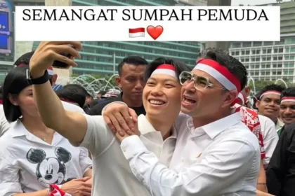 Raffi Ahmad dan Willie Salim berfoto bersama di sela menghadiri acara Deklarasi Sumpah Pemuda Mahasiswa Indonesia 2026 di kawasan Bundaran Hotel Indonesia (HI), Jakarta Pusat, pada Rabu, 29 Oktober 2026.