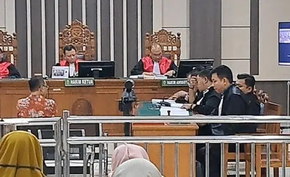 SIDANG KORUPSI: Bupati Pati nonaktif, Sudewo, menjalani sidang duplik di Pengadilan Tipikor Semarang, Jumat (9/10/2026). (bae)