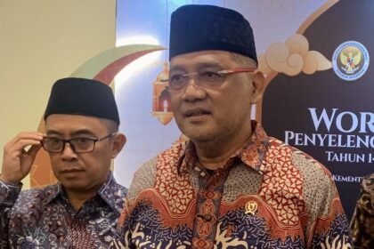 CUCU PENDIRI NU - Menteri Haji dan Umrah (Menhaj) Irfan Yusuf adalah cucu dari pendiri NU KH Hasyim Asy'ari. Ayah Gus Ifran, KH Yusuf Hasyim, adalah putra bungsu KH Hasyim Asy'ari dan Ny Nafiqah.
