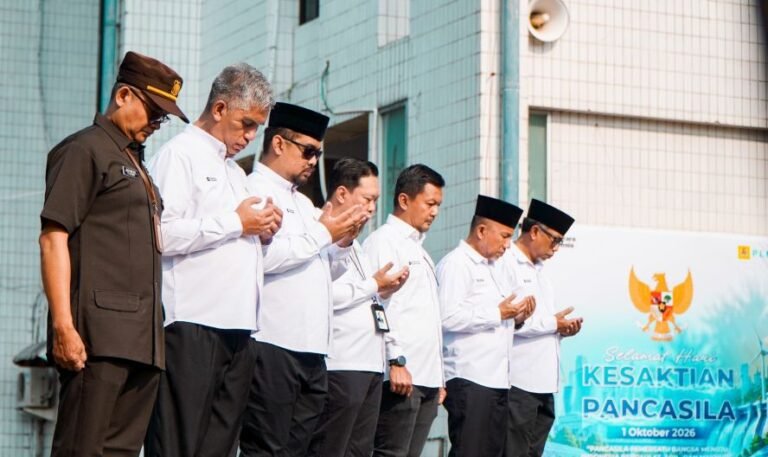 TANAMKAN NILAI PANCASILA - Tumbuhkan semangat Pancasila, insan PLN Icon Plus SBU Regional Jawa Bagian Tengah bersama insan PLN Group, mengikuti upacara Hari Kesaktian Pancasila, di Kantor PLN Unit Induk Distribusi (UID) Jawa Tengah, Semarang, Kamis (1/10/2026).