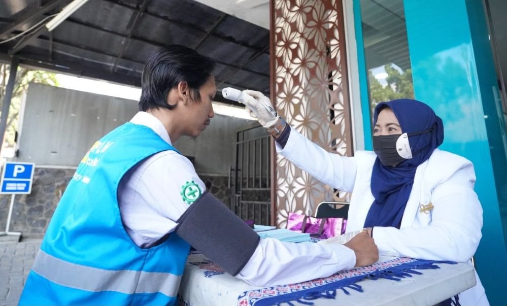 PEDULI KESEHATAN PERSONEL - PLN Icon Plus SBU Regional Jawa Bagian Tengah secara rutin melaksanakan Daily Health Checking sebagai bagian dari perhatian perusahaan terhadap kondisi kesehatan personel.