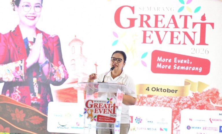 BERI SAMBUTAN: Wali Kota Semarang, Agustina Wilujeng sedang memberi sambutan dalam rangkaian acara Semarang Great Event. (ist)