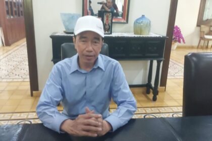 Presiden ke-7 Joko Widodo (Jokowi) yang merupakan ayah dari Wakil Presiden (Wapres) Gibran Rakabuming Raka.