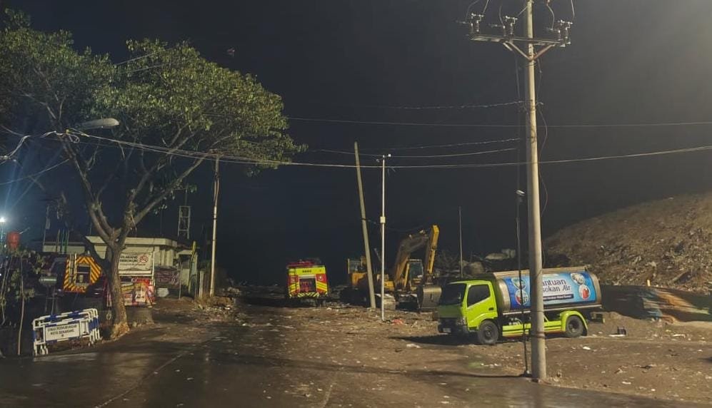 DIGUYUR HUJAN: Area TPA Jatibarang Semarang basah setelah hujan deras mengguyur kawasan tersebut pada Kamis (8/10/2026) malam. (ist)