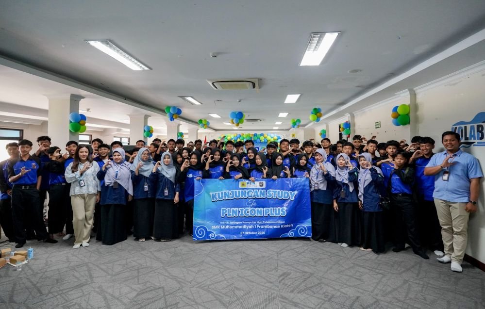 KUNJUNGAN INDUSTRI - Kenalkan industri telekomunikasi, PLN Icon Plus SBU Regional Jawa Bagian Tengah terima kunjungan dari SMK Muhammadiyah 1 Prambanan Klaten, di Semarang.
