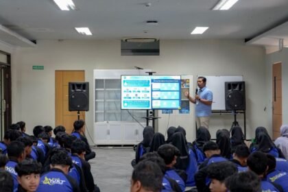KUNJUNGAN INDUSTRI - Kenalkan industri telekomunikasi, PLN Icon Plus SBU Regional Jawa Bagian Tengah terima kunjungan dari SMK Muhammadiyah 1 Prambanan Klaten, di Semarang.