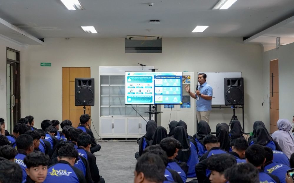 KUNJUNGAN INDUSTRI - Kenalkan industri telekomunikasi, PLN Icon Plus SBU Regional Jawa Bagian Tengah terima kunjungan dari SMK Muhammadiyah 1 Prambanan Klaten, di Semarang.