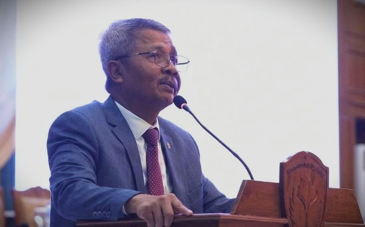 Ketua PGRI Jawa Tengah, Muhdi, saat memberi sambutan dalam wisuda UPGRIS, Selasa (13/10/2026).