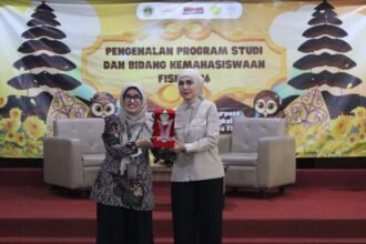 Dalam kuliah umum di FISIP Untag Semarang, Bupati Kendal Dyah Kartika Permanasari menekankan kebhinekaan: beda pilihan bukan alasan perpecahan.