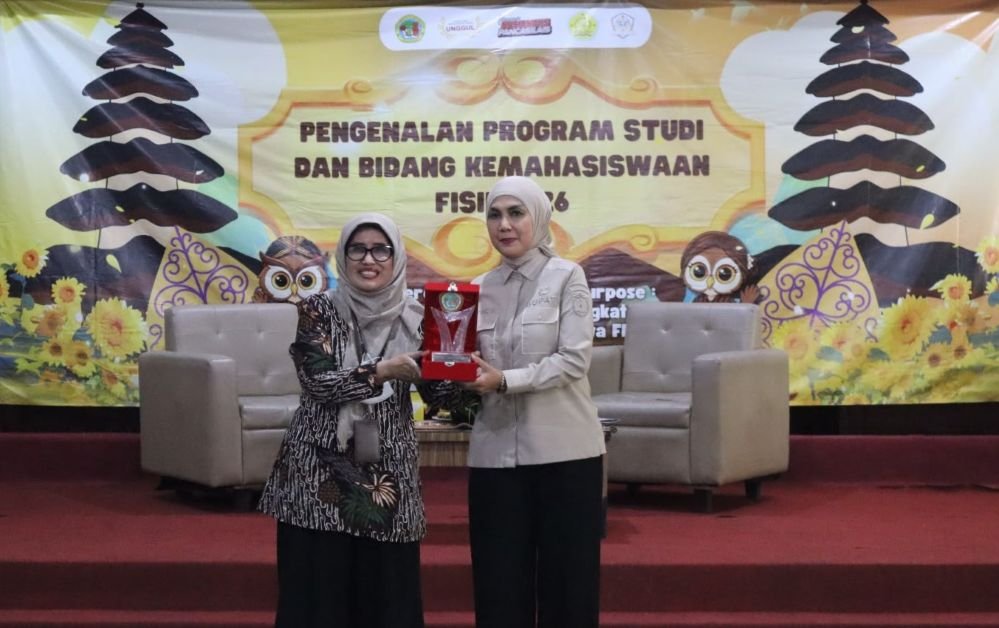 Dalam kuliah umum di FISIP Untag Semarang, Bupati Kendal Dyah Kartika Permanasari menekankan kebhinekaan: beda pilihan bukan alasan perpecahan.