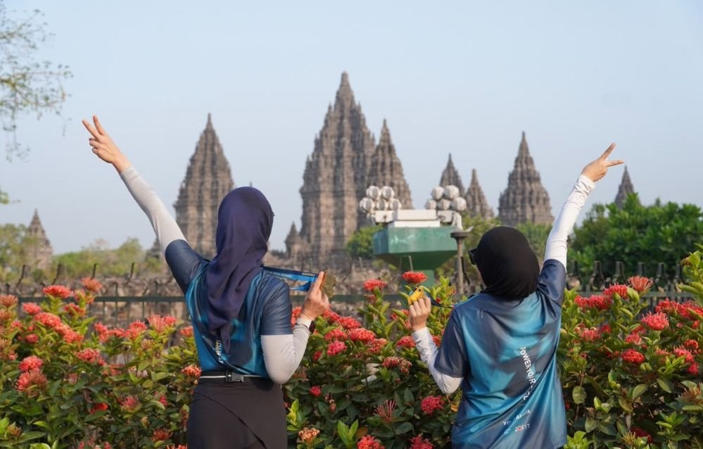 MERIAH - 3.000 pelari dari berbagai daerah mengikuti gelaran PLN Mobile Electric 5K Series bertajuk Power Your Speed di DI Yogyakarta, dengan panorama kawasan Candi Prambanan.
