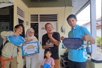 KEJUTAN PELANGGAN - Melalui program ICONNET Birthday Surprise, PLN Icon Plus SBU Regional Jawa Bagian Tengah menghadirkan perayaan ulang tahun secara langsung bagi Yonatan Untaryanto, pelanggan ICONNET di Yogyakarta, sebagai bagian dari rangkaian peringatan Hari Ulang Tahun (HUT) ke-26 perusahaan.