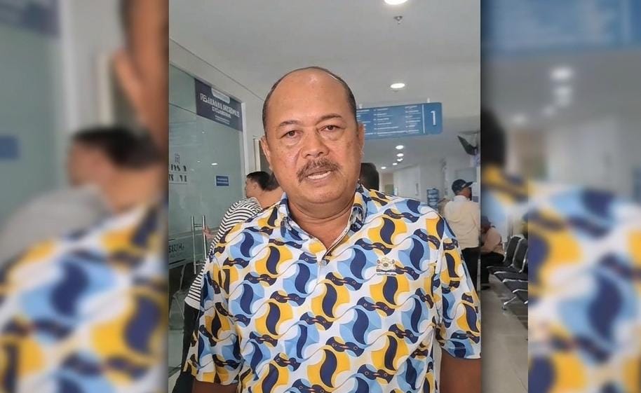 Ketua Harian PB Porprov XVII Jawa Tengah 2026, Sujarwanto Dwiatmoko, saat ditemui di rumah sakit usai meninjau altet silat yang meninggal dunia di RS Primaya Semarang, Kamis (29/10/2026). (bae)