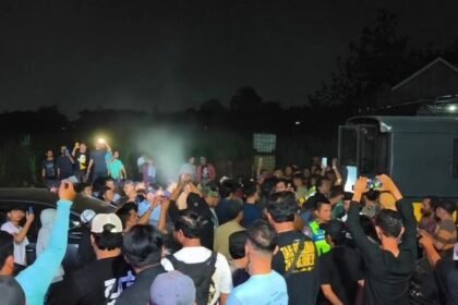 BENTROK WARGA JEPANG - Polisi mengamankan 25 orang DC setelah terlibat bentrok dengan warga Desa Jepang, Kecamatan Mejobo, Kabupaten Kudus, Jawa Tengah, Selasa (13/19/2026).
