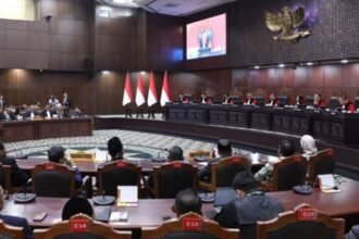 PEMBACAAN PUTUSAN - Suasana sidang pengucapan putusan sengketa Syarat Pendidikan Gibran Rakabuming Raka sebagai Cawapres, di Ruang Sidang MK, Jakarta, Selasa (6/1/2026).