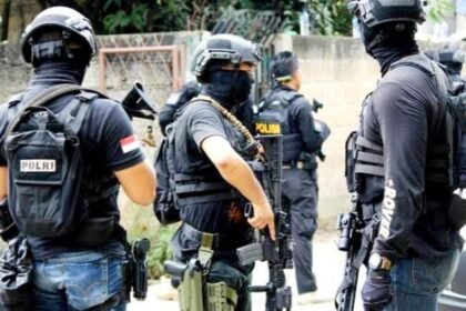 PENANGKAPAN TERDUGA TERORIS - Ilustrasi anggota Densus 88 Polri tangkap terduga pelaku tindak pidana terorisme.
