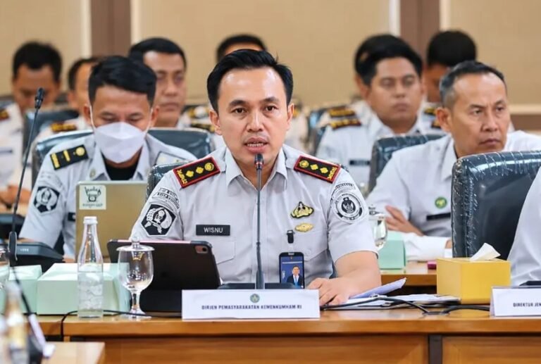 Mantan Kalapas Kelas IIA Cibinong, Wisnu Hani Putranto dipecat dari ASN.
